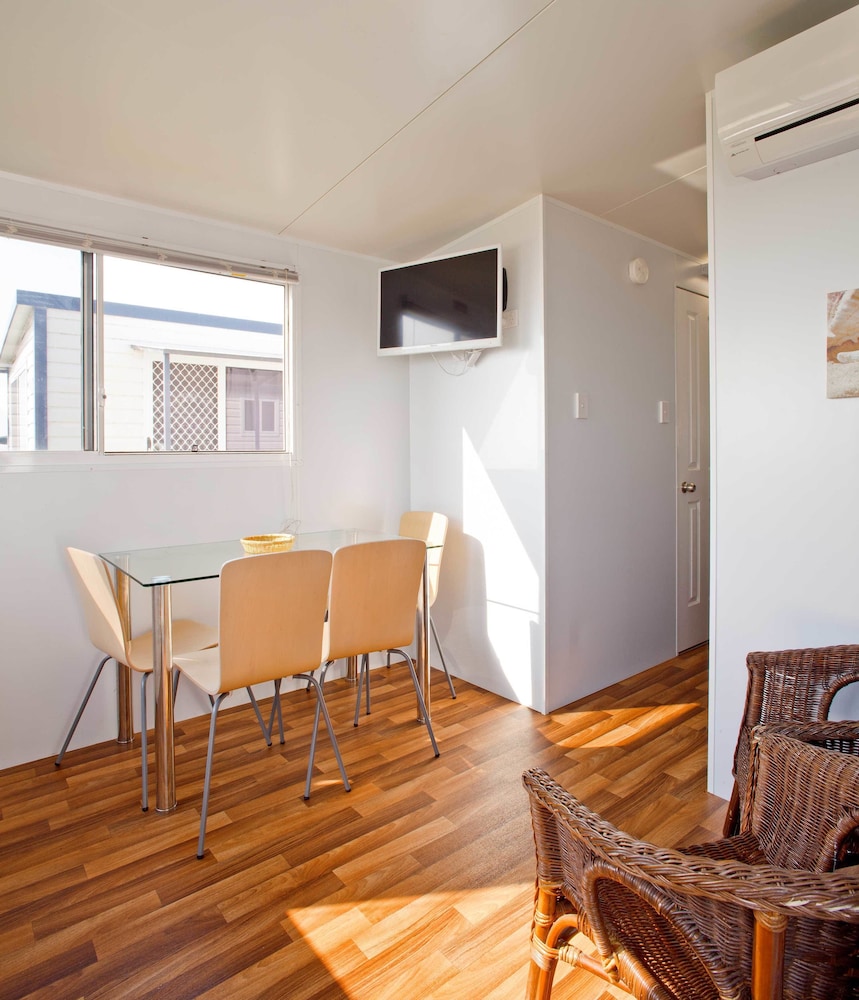 Standard Cabin, 1 Bedroom, Sea View - Living Area