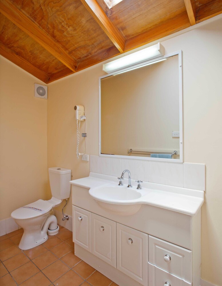 Standard Cabin, 2 Bedrooms, Resort View - Bathroom