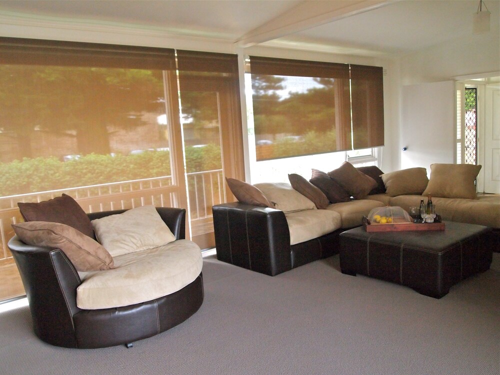 Townhouse 99 - Living Room