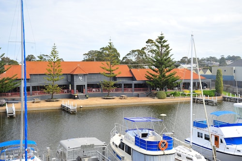 Mariners Cove at Paynesville Motel & Apartments
