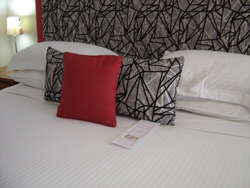 Avaleen Lodge Motor Inn