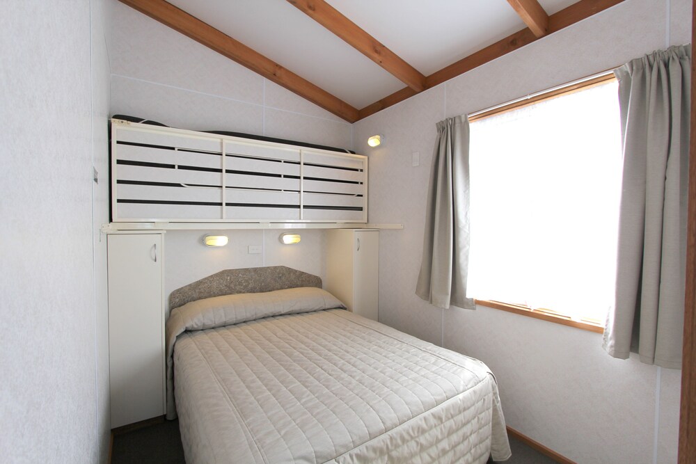 リビング エリア (スイート (Beach View Cabin sleeps 5))