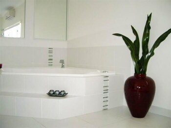Jetted Tub