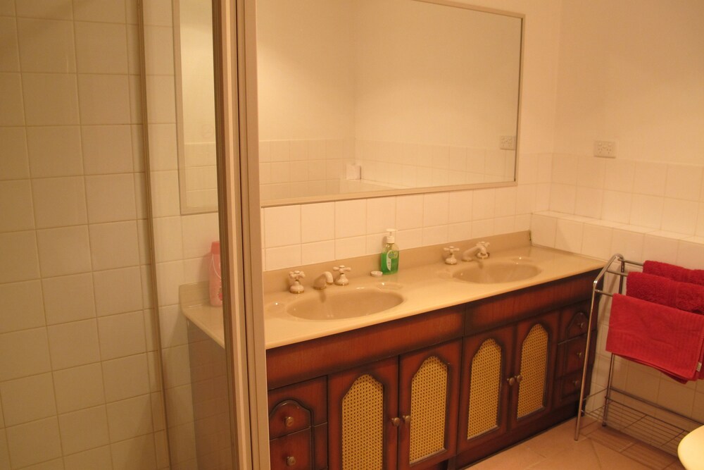 Standard Twin Room, 1 Bedroom, Garden View, Garden Area - Bathroom