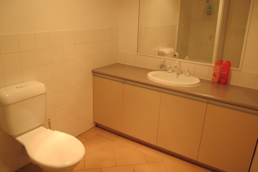 Standard Apartment, Non Smoking, Balcony (Single Corporate) - Bathroom