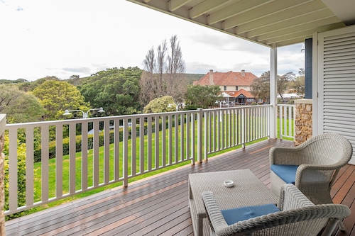 Caves House Hotel and Apartments