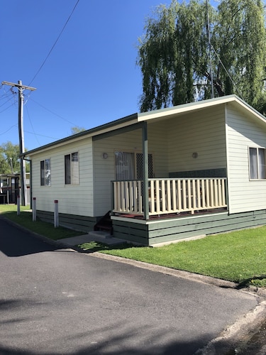 Pleasurelea Tourist Resort and Caravan Park