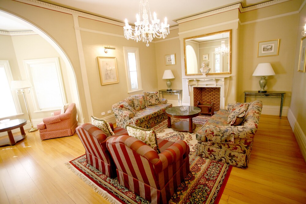 Executive Lounge