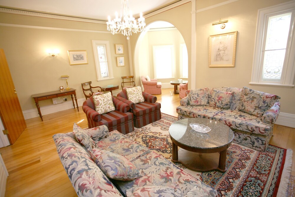 Executive Lounge