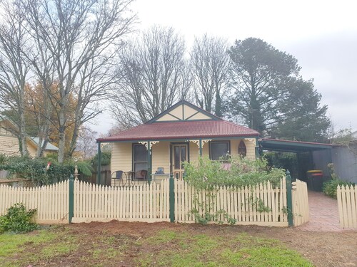 Abelia Cottage of Daylesford Botanical