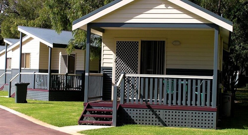 1 Bedroom Cabin - Guestroom