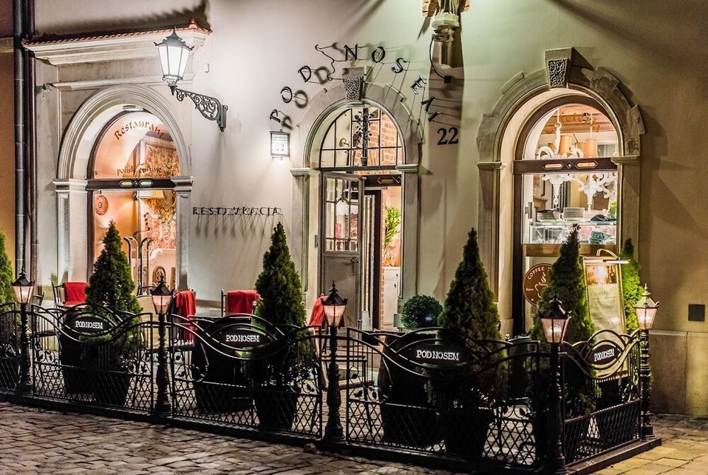 Façade de l'hôtel - Soir/Nuit