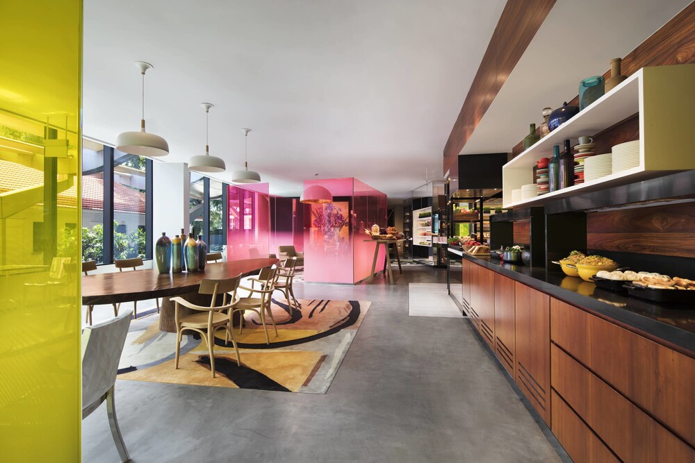 Hotel Bar