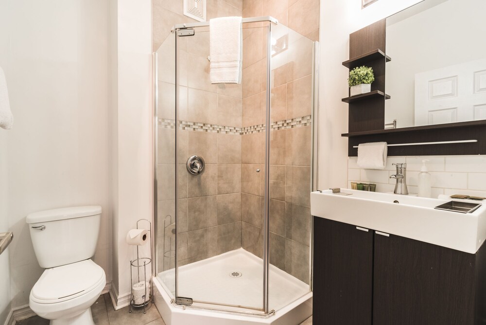 Studio - Bathroom