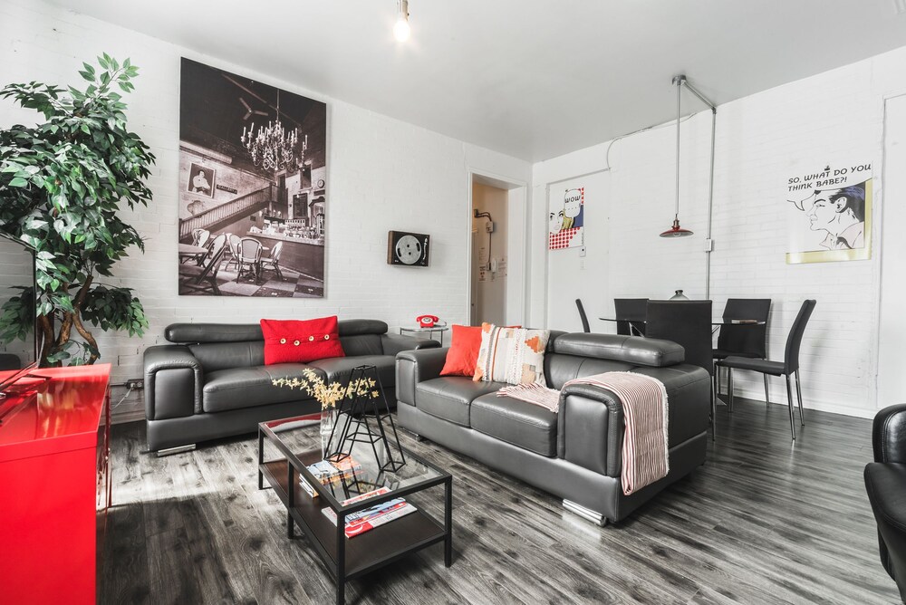 The Turntable - 2B - Living Room