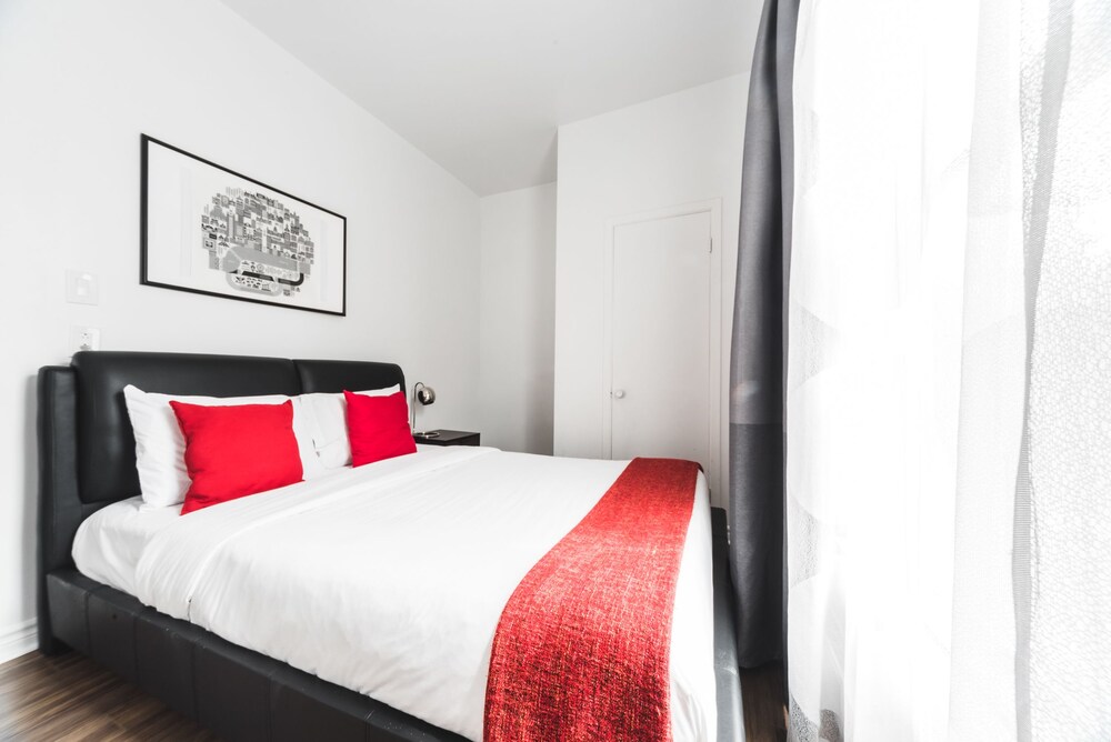 The Mirrors - 2A - Guestroom