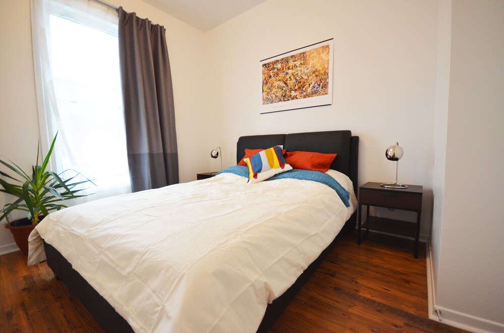 Heroes of Mont-Royal - 3A - Guestroom