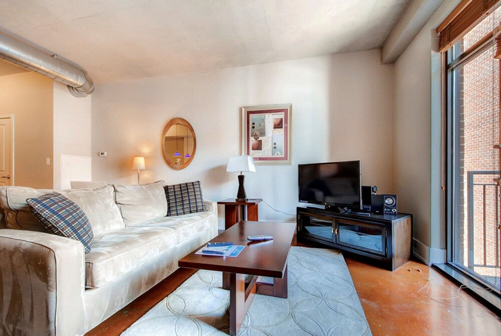 Apartment, 1 Bedroom - Living Room