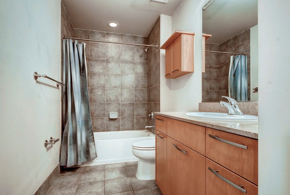 Apartment, 1 Bedroom - Bathroom