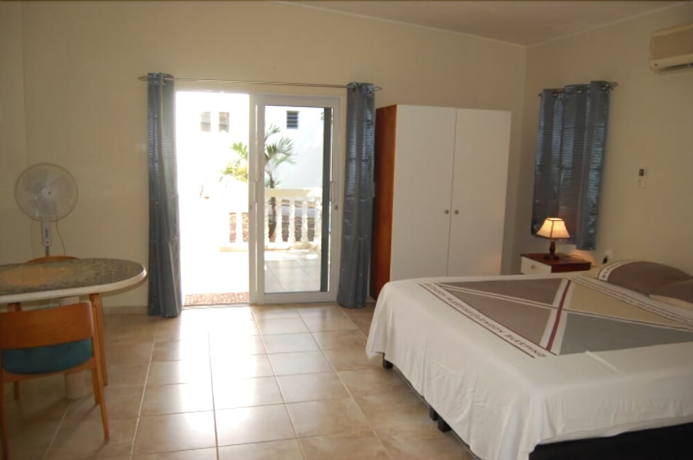 Studio - Guestroom