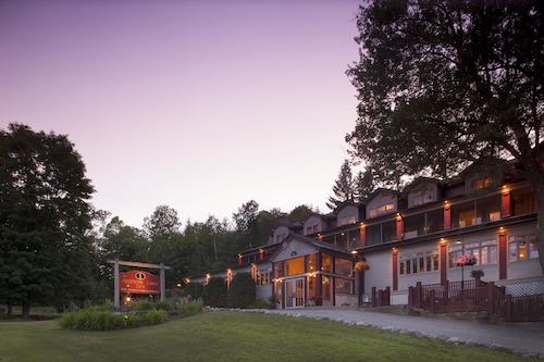 Friends Lake Inn