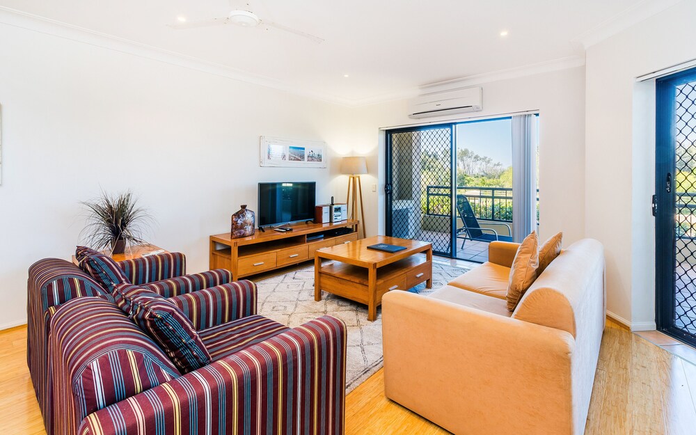 3 Bedroom Ocean Front Apartment Ground Floor - Living Room
