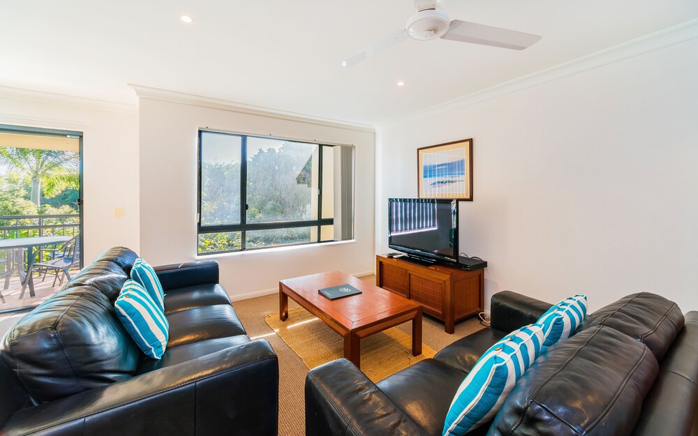 2 Bedroom Garden Townhouse - Living Room