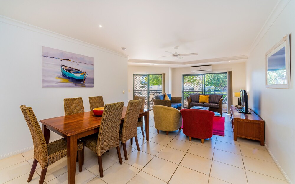 3 Bedroom Ocean Front Apartment Ground Floor - Living Area