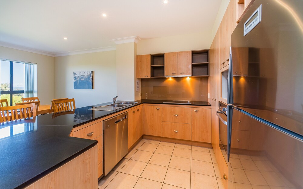 2 Bedroom Ocean Front Apartment First Floor - In-Room Kitchen