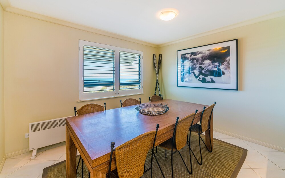 3 Bedroom Penthouse - In-Room Dining