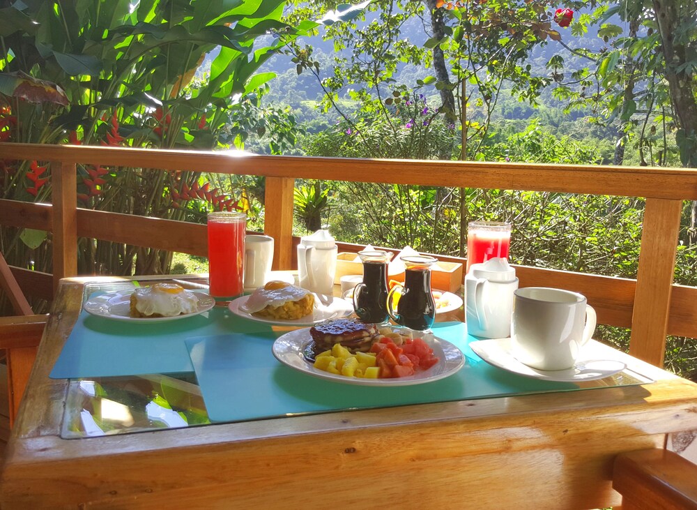 Standard Bungalow, 1 Queen Bed, Hot Tub, Mountain View - Hotel Interior
