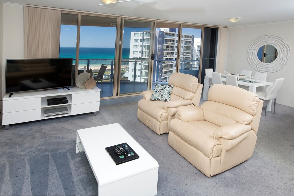 Apartment, 2 Bedrooms, Beach View - Living Area