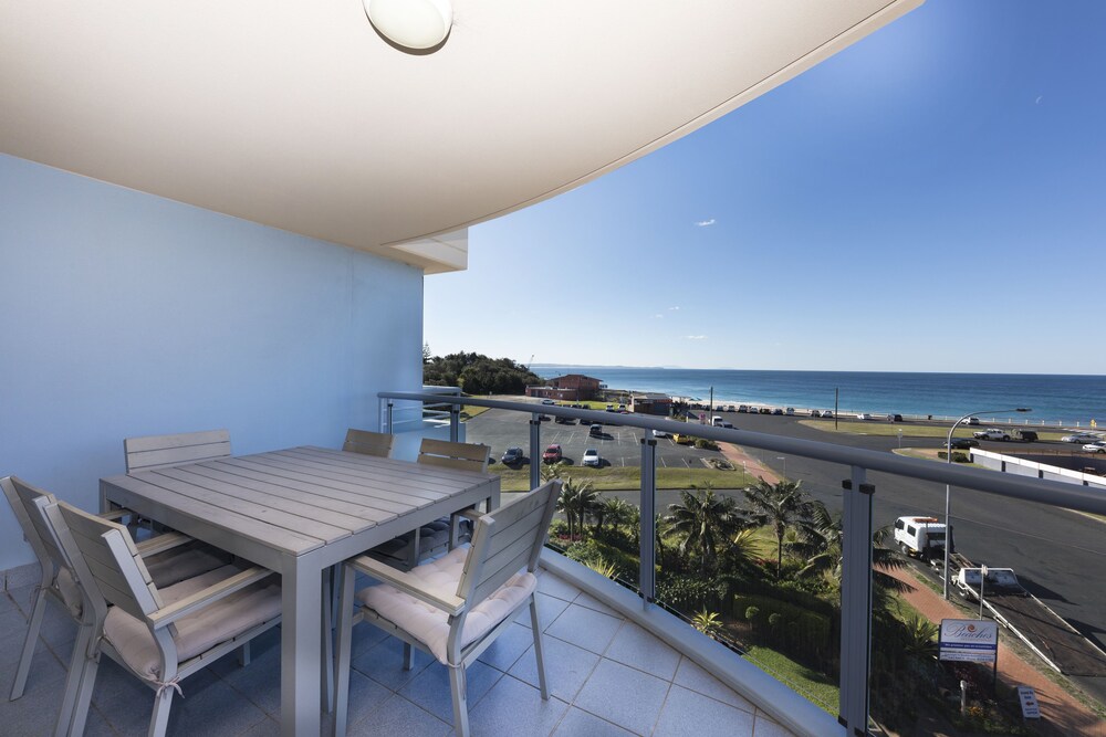 Apartment, 2 Bedrooms, Beach View - Guestroom View