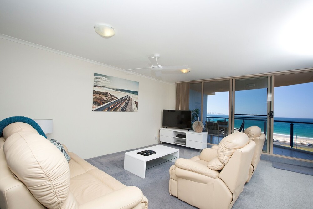 Apartment, 2 Bedrooms, Beach View - Living Room