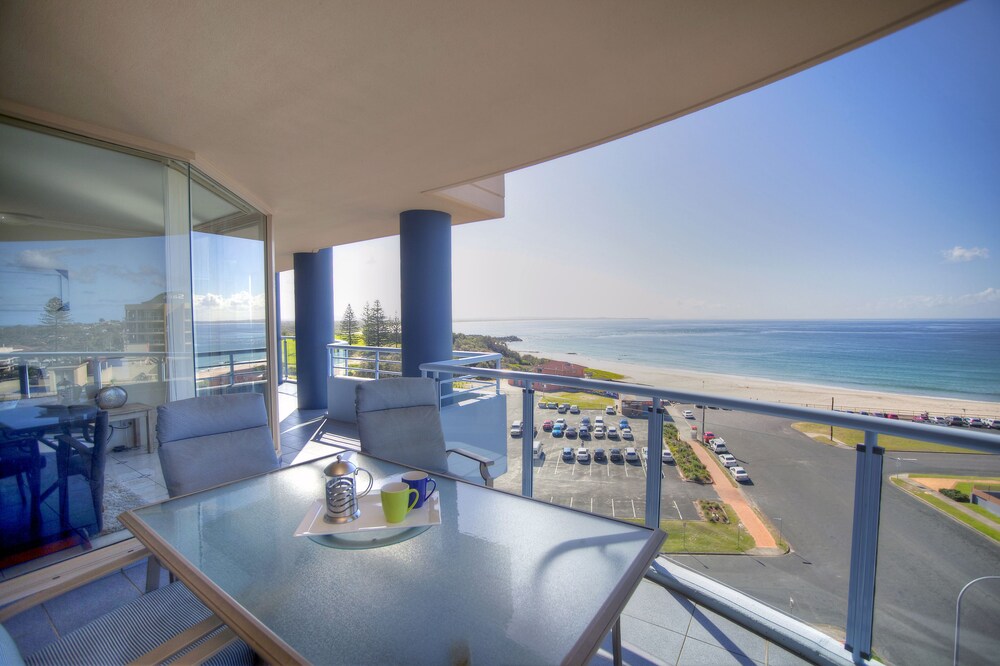 Penthouse, 3 Bedrooms, Beach View - Balcony