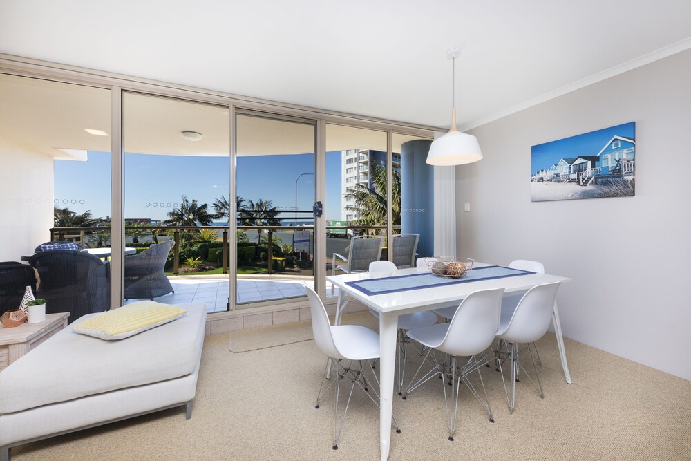 Apartment, 2 Bedrooms, Ocean View - In-Room Dining