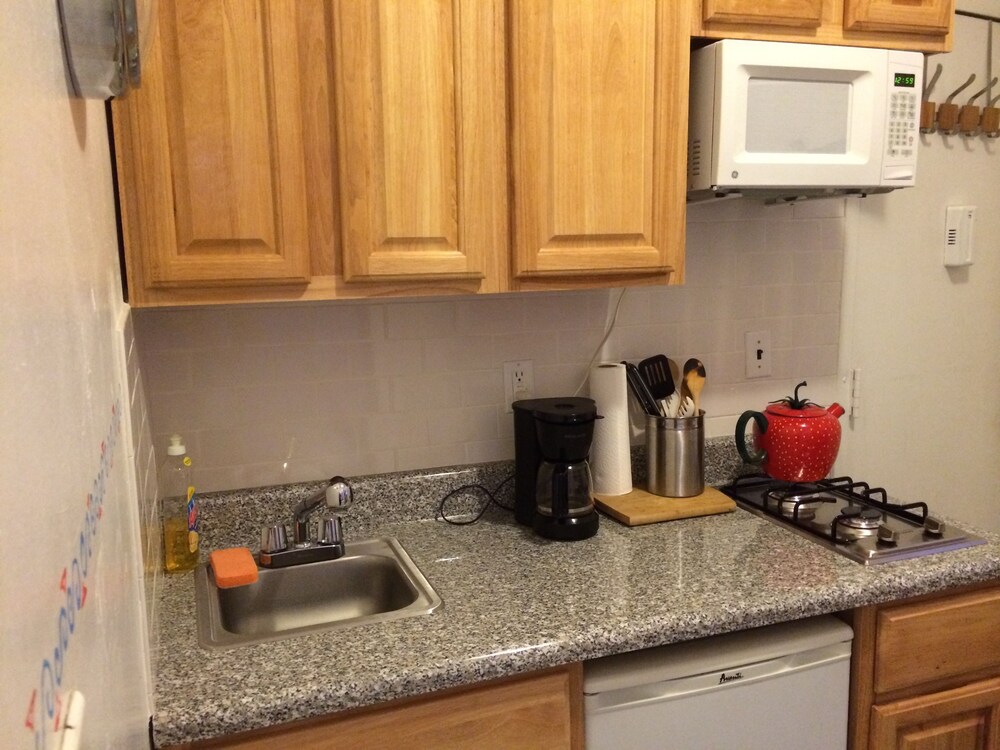 Classic Studio, W71st/Broadway - In-Room Kitchenette