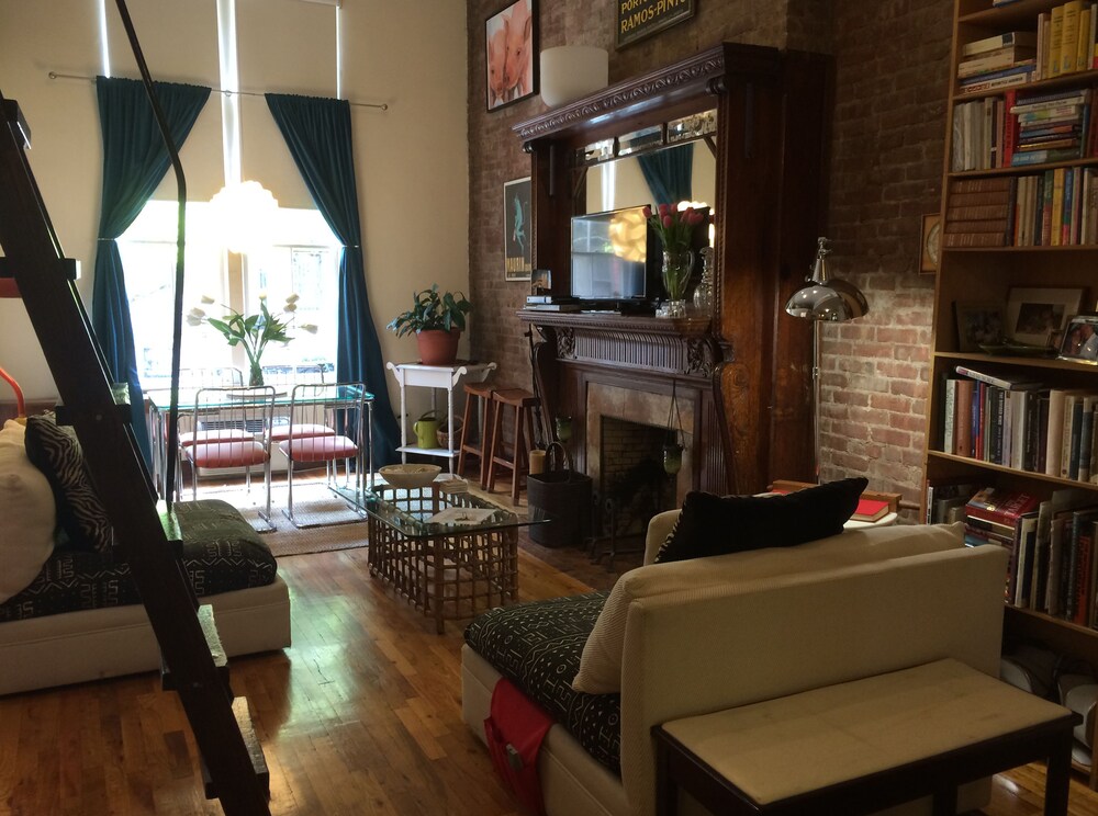 Victorian 1 BR Apartment, W74th St/Columbus Ave - Living Area