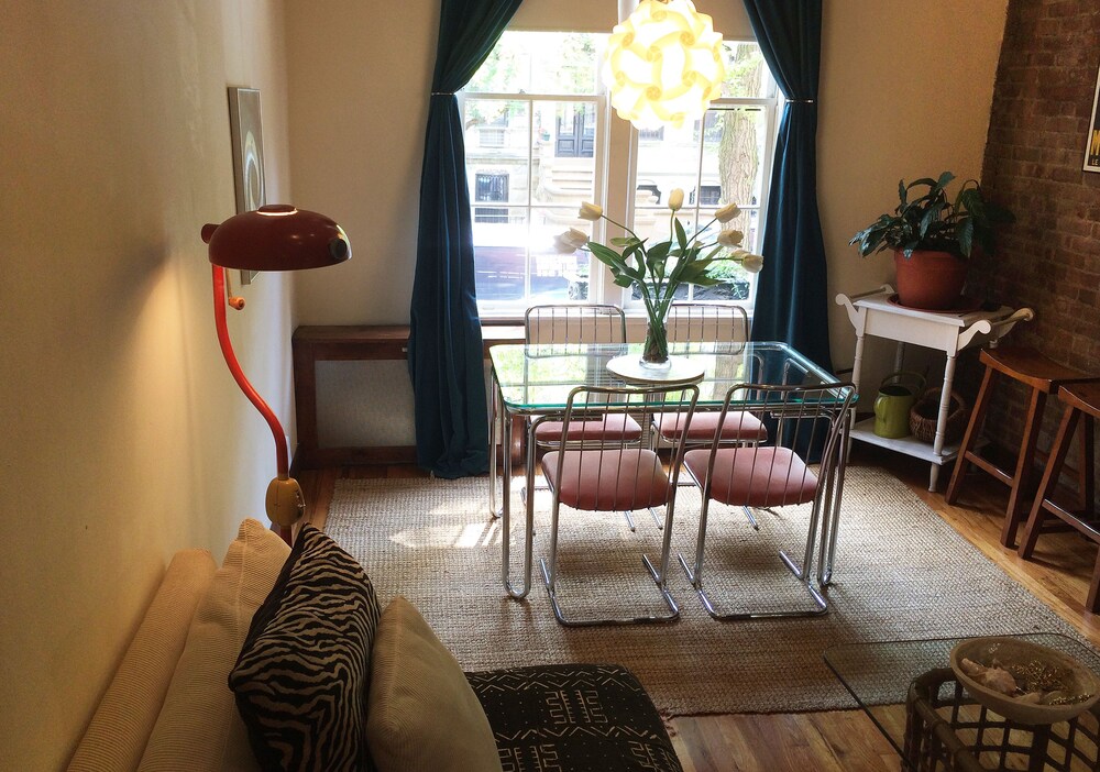 Victorian 1 BR Apartment, W74th St/Columbus Ave - In-Room Dining