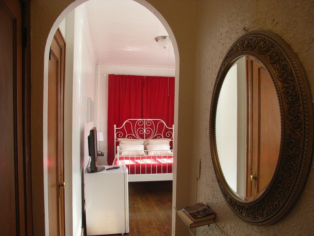 Studio, W71st/Broadway - Living Area