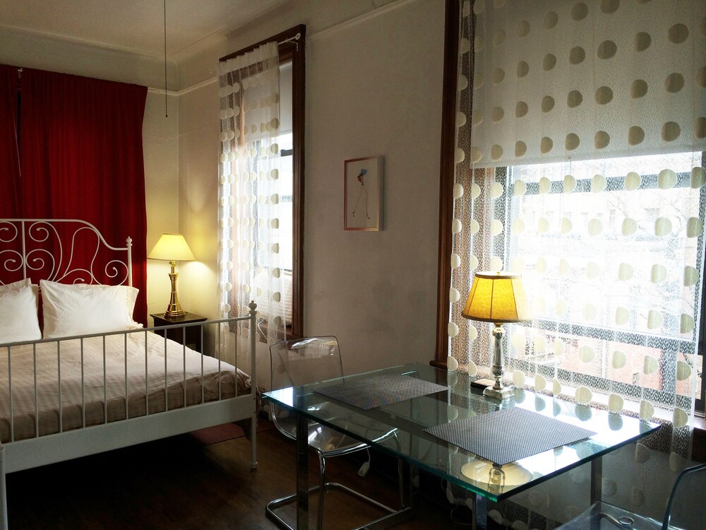 Studio, W71st/Broadway - Guestroom