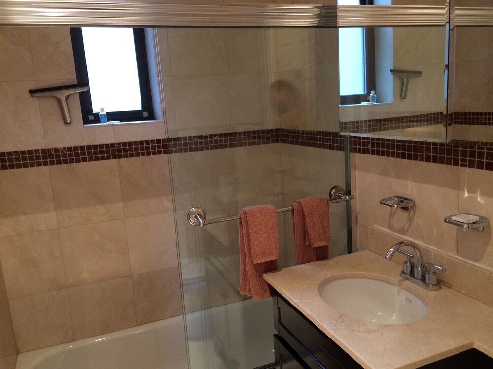 Large Prewar Studio, W65th/Broadway - Bathroom