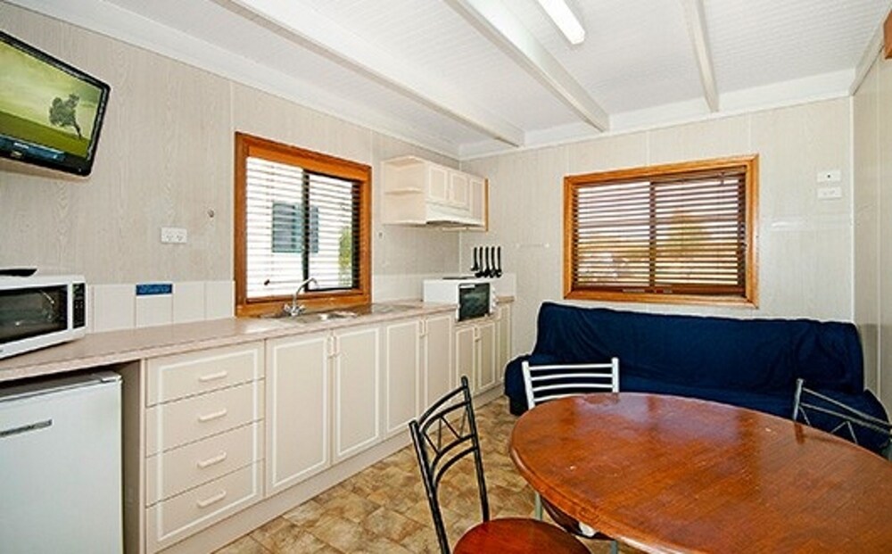 X- Economy Waterfront Studio - Living Area