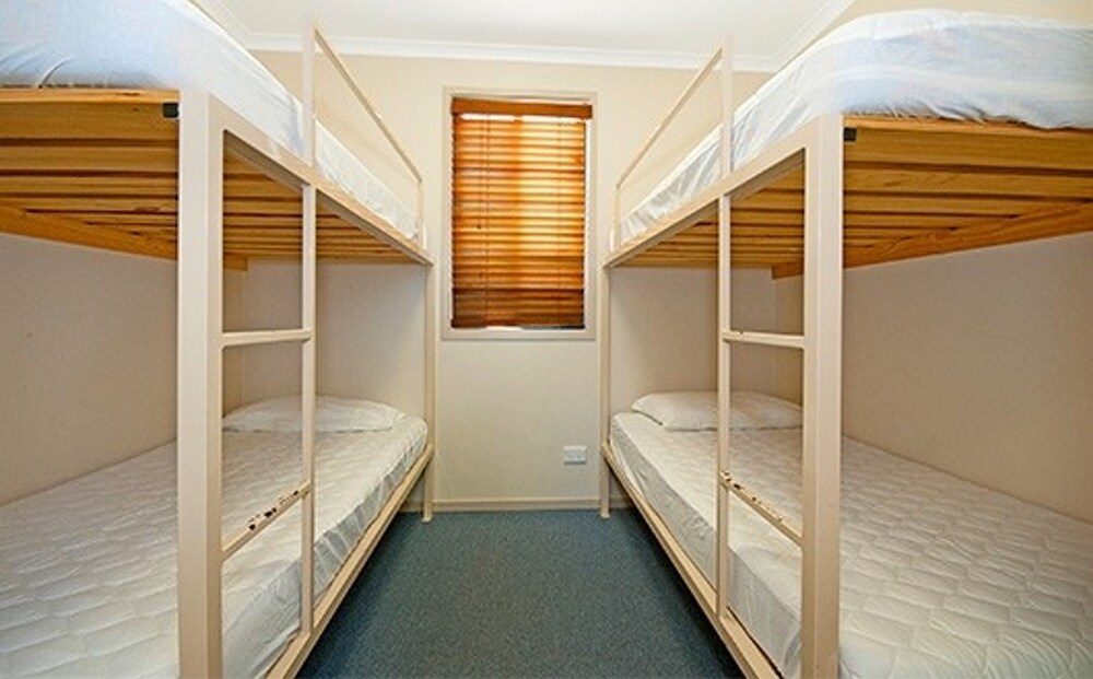 X- Superior Waterfront Villa - Guestroom