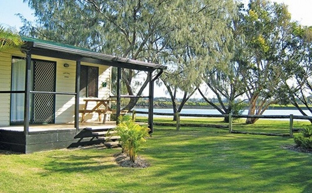 X- Economy Waterfront Studio - Guestroom