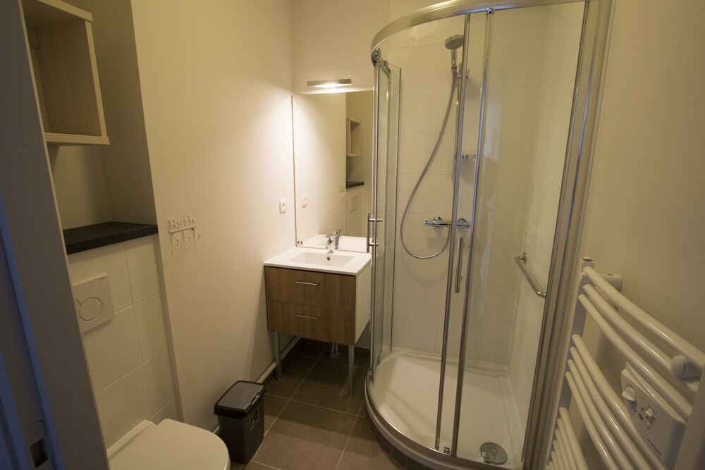 Apartment, 2 Bedrooms - Bathroom