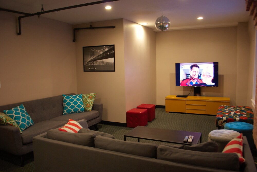 Executive Lounge