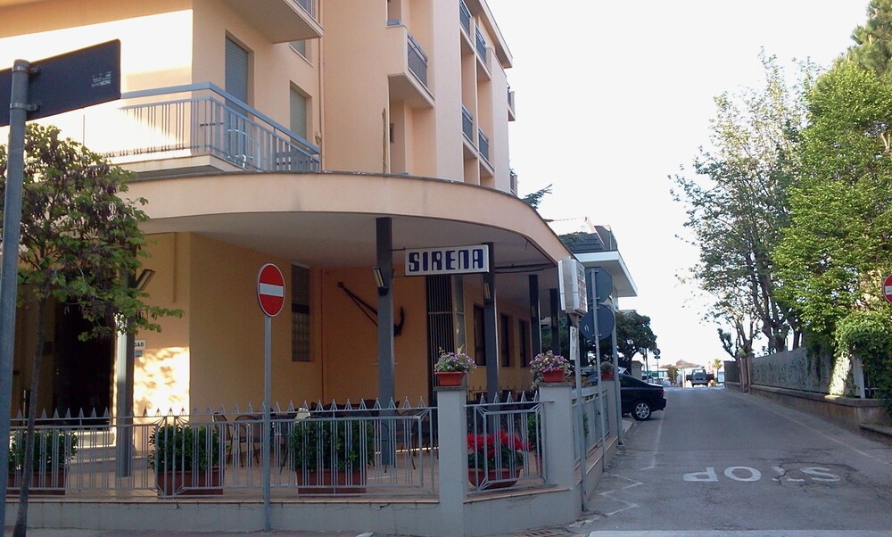 Esterni