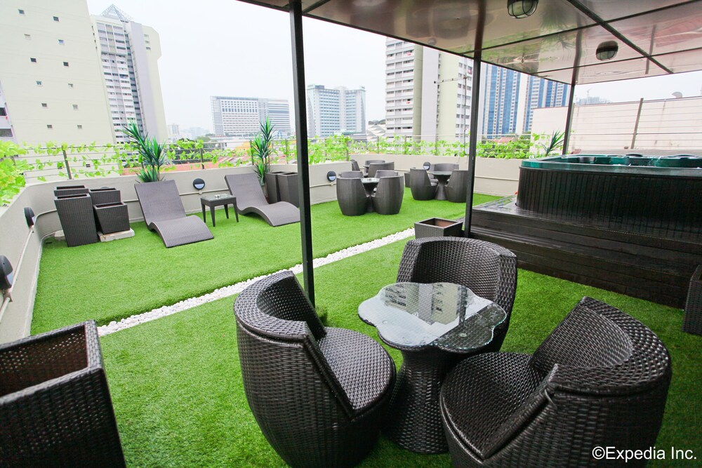 Sundeck