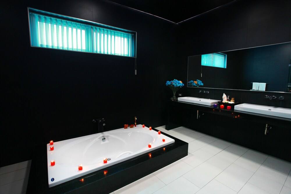 욕실 (Villa with Private Pool )